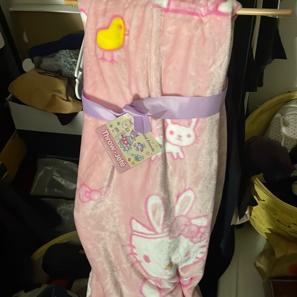 Hello kitty Easter throw brand new smoke and pet free home